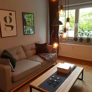 Appartement Stylisch-gemuetliche 70qm Im Zentralen D-derendorf