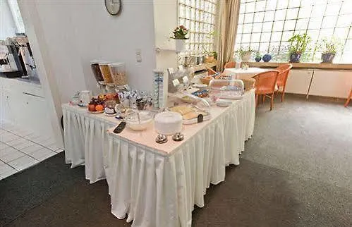 Hotel Commerz Αμβούργο 2*,